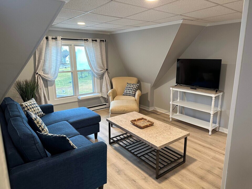 7 Boyd Rd in Derry, NH - Building Photo
