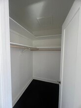 1234 Keniston Ave in Los Angeles, CA - Foto de edificio - Building Photo