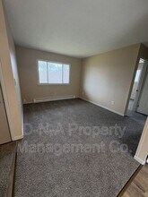 219 Joy Glen in Sciota, PA - Building Photo - Building Photo