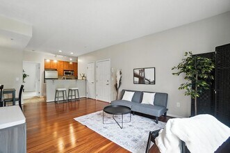 121 E Noble St, Unit 1 in Columbus, OH - Building Photo - Building Photo