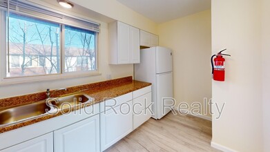 330 Bonnie Ct in Colorado Springs, CO - Building Photo - Building Photo