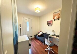 45 Hemenway St, Unit 2 in Boston, MA - Foto de edificio - Building Photo