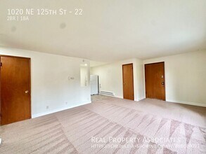 The Royal Apartments in Seattle, WA - Building Photo - Building Photo