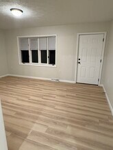 275 W 10th St in Elmira Heights, NY - Building Photo - Building Photo