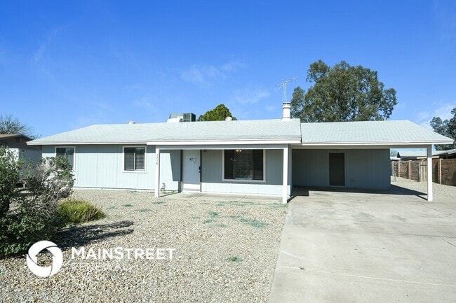 property at 1716 W Sequoia Dr