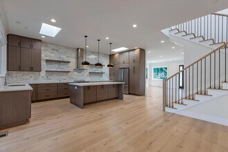 10295 Moretti Dr in Cupertino, CA - Building Photo - Building Photo