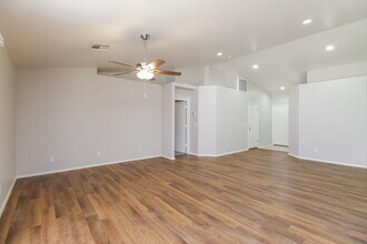 4966 E Magnus Dr in San Tan Valley, AZ - Building Photo - Building Photo