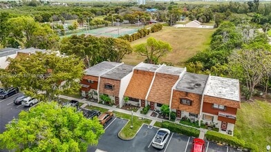 2133 N 14th Ave in Hollywood, FL - Building Photo - Building Photo