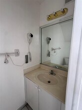 8031 NW 8th St in Miami, FL - Building Photo - Building Photo