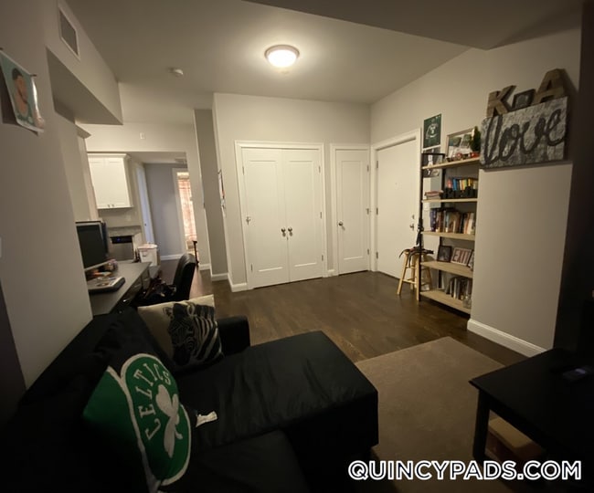 10 Merrymount Rd in Quincy, MA - Building Photo - Building Photo