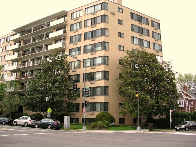 3601 Wisconsin Ave NW, Unit 810 - Penthouse in Washington, DC - Foto de edificio - Building Photo