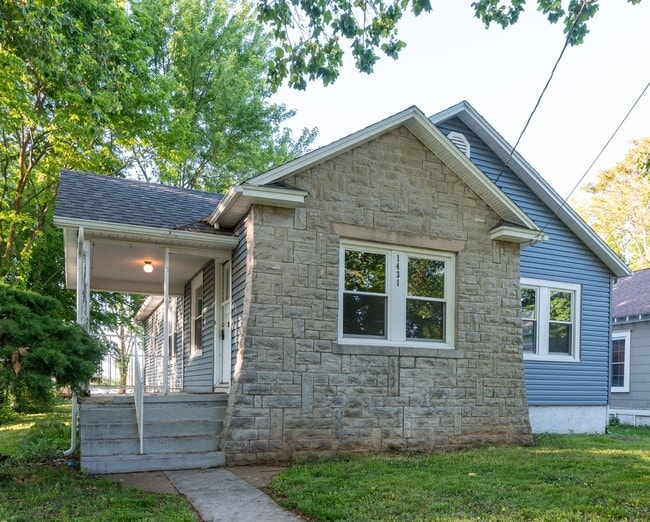 property at 1431 E McDaniel St