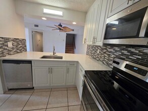 3909 Victoria Dr in West Palm Beach, FL - Building Photo - Building Photo