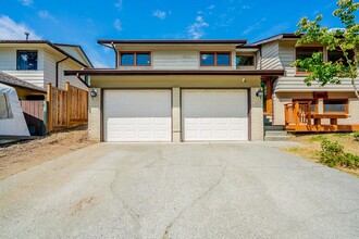 32855 Harwood Crescent in Abbotsford, BC - Building Photo - Building Photo