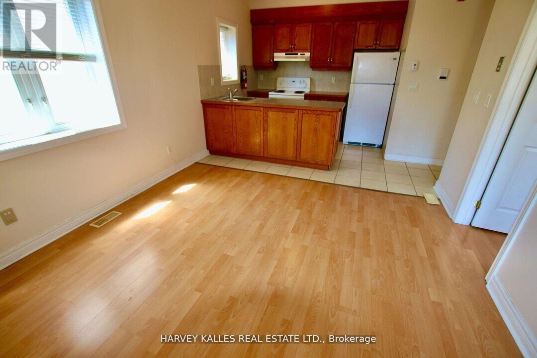 775 Ossington Ave in Toronto, ON - Building Photo