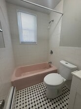 1463 Dixwell Ave, Unit 1 in Hamden, CT - Building Photo - Building Photo