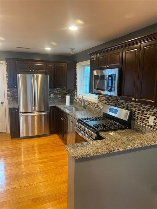 68 Bosson St in Revere, MA - Building Photo