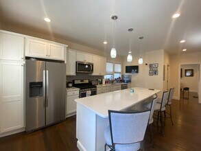 31 Bowen Ave in Medford, MA - Foto de edificio - Building Photo