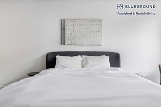 61 W Erie St in Chicago, IL - Building Photo - Building Photo