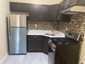 130 Woodbine St in Brooklyn, NY - Building Photo - Building Photo