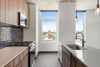 191 N Ashland Ave in Chicago, IL - Building Photo - Building Photo