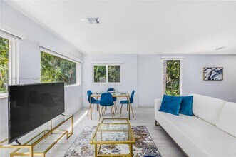 2742 Coacoochee St in Miami, FL - Building Photo - Building Photo