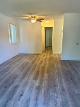 Chateau Du Val Apartments in El Cajon, CA - Building Photo - Building Photo