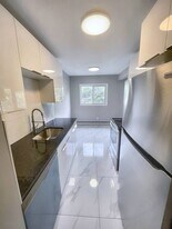 Delaney Place in Edmonton, AB - Building Photo