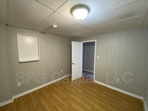 208 W Main St in Waynesboro, PA - Building Photo - Building Photo