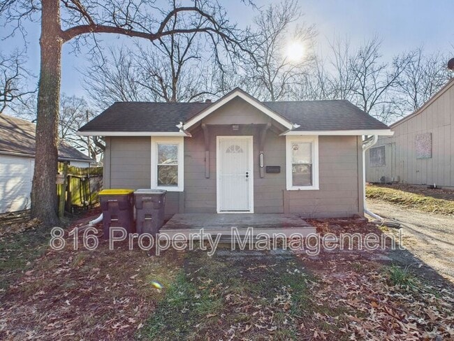 property at 1827 E 82nd St