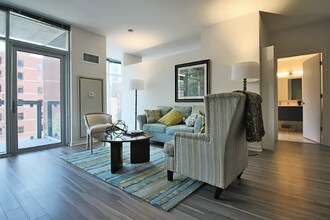 807 N LaSalle St in Chicago, IL - Building Photo - Building Photo