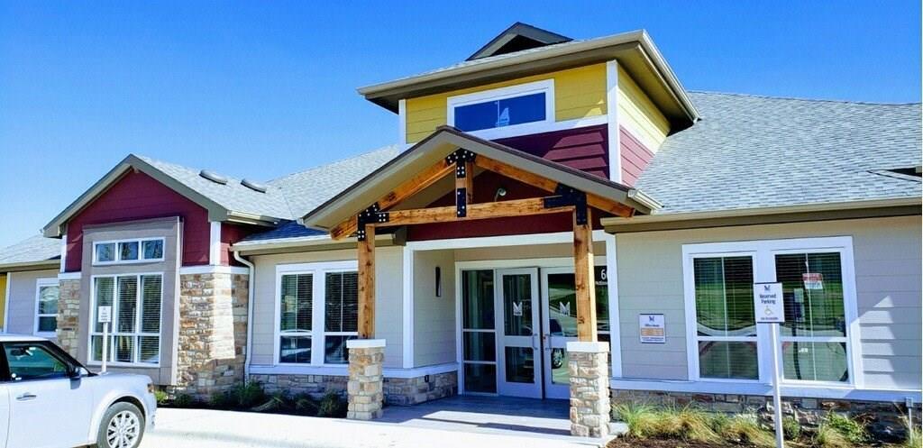 6609 McKinney Falls Pkwy in Austin, TX - Building Photo