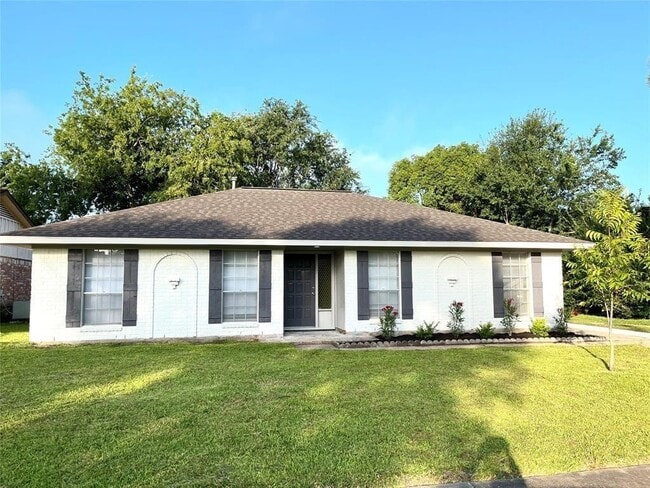 property at 11806 Kirknoll Dr