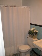 1604 Sutton Ave, Unit 4 in Cincinnati, OH - Building Photo - Building Photo