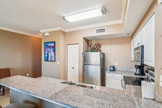 9900 S Thomas Dr, Unit SI ID1523370P in Panama City Beach, FL - Foto de edificio - Building Photo