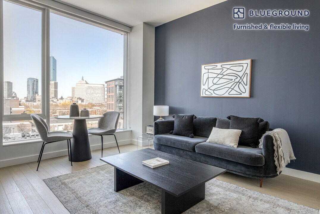 390 Harrison Ave in Boston, MA - Building Photo