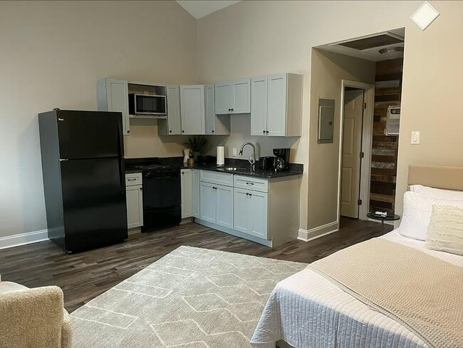 property at 3810 Memorial Blvd