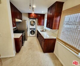 947 Victoria Ave in Los Angeles, CA - Building Photo - Building Photo