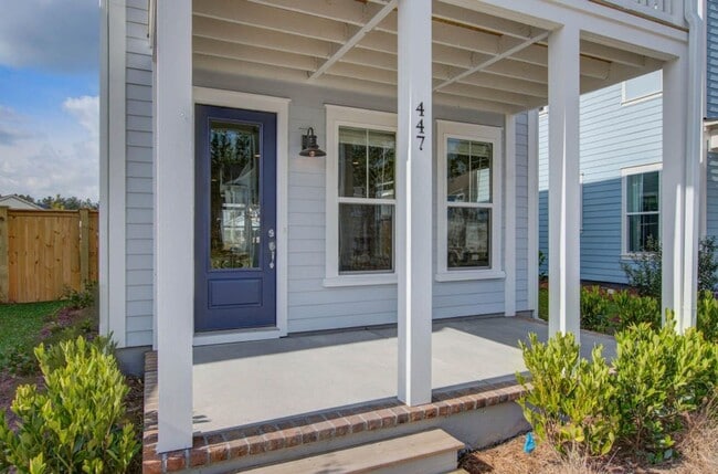 447 Cool Bend Ln in Summerville, SC - Building Photo - Building Photo