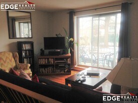 804 Centre St in Boston, MA - Building Photo