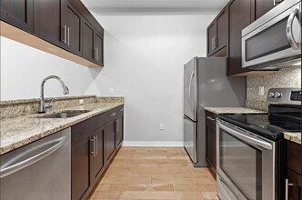 100 Tidewater St in Jersey City, NJ - Building Photo - Building Photo