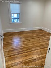 25 Laurel St, Unit 1A in Arlington, MA - Foto de edificio - Building Photo