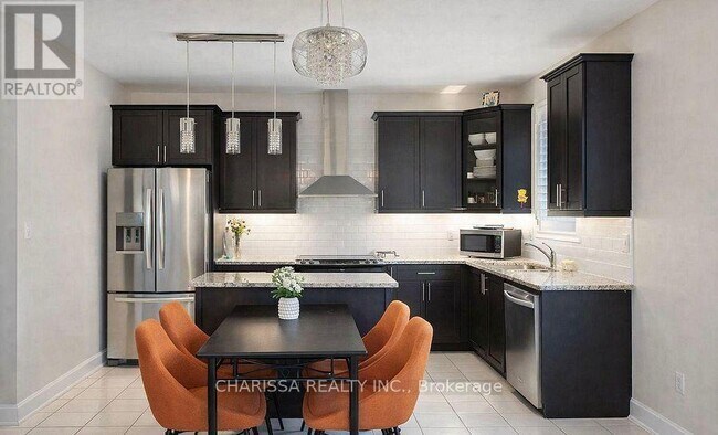 945 Farmstead Dr in Milton, ON - Building Photo - Building Photo