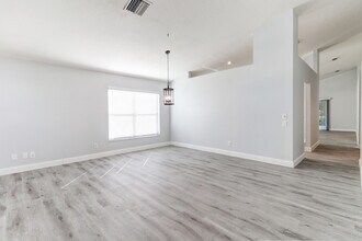 29806 Morningmist Dr in Wesley Chapel, FL - Building Photo - Building Photo