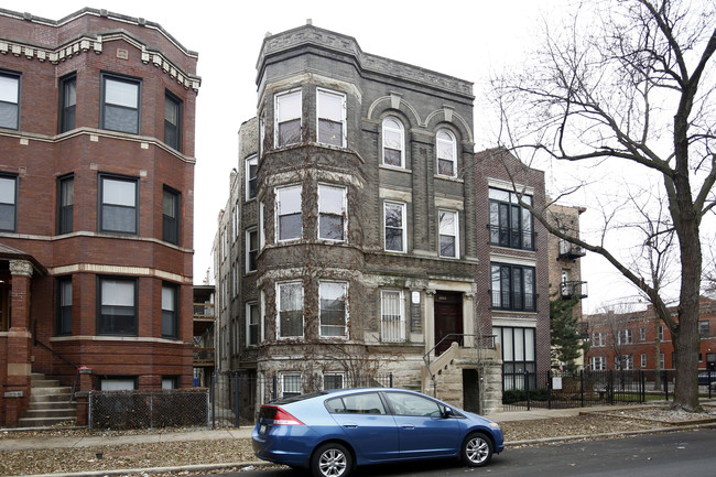 2453 W Walton St in Chicago, IL - Building Photo - Building Photo