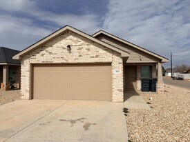 327 E 77th St in Lubbock, TX - Building Photo