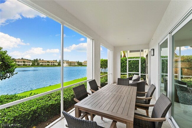 8058 Signature Club Cir in Naples, FL - Foto de edificio - Building Photo