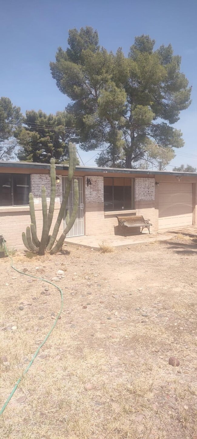 property at 1334 S Rosemont Ave