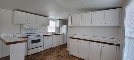320 Bonfire Dr in Mebane, NC - Building Photo - Building Photo