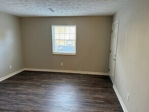 8721 Gleason Dr in Knoxville, TN - Building Photo - Building Photo